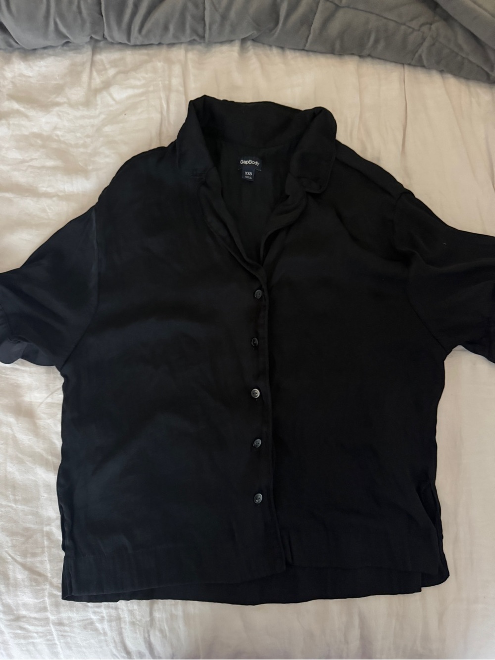 GAP Black Short-Sleeve Button-Up Top